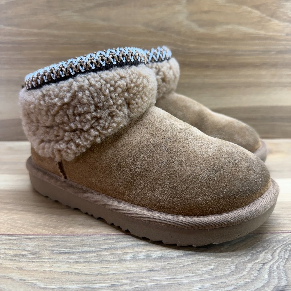 UGG Ultra Mini Maxi Curly Sherpa Boots Little Girls 12 Chestnut Suede Zip Cozy